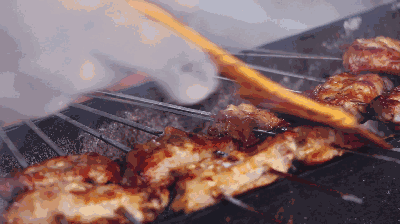 因?yàn)楹鲆暽眢w出現(xiàn)的這些變化，他們最后被確診結(jié)腸癌